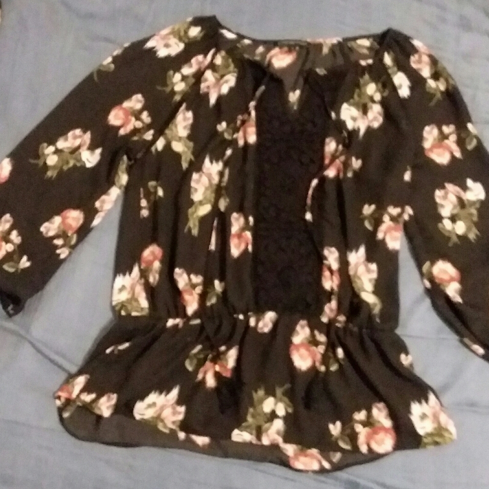 Black floral half sleeve top